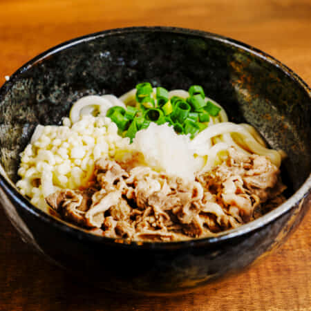 冷やし肉うどん / Chilled Udon with Sukiyaki Beef｜池袋でたこ焼きのデリバリーならたこ焼 元祖どないや池袋店