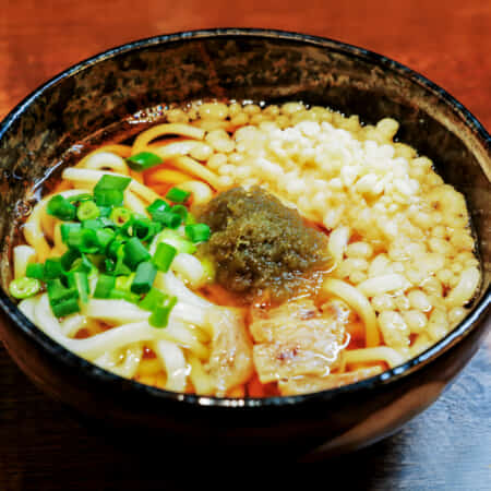 かすうどん / Udon with Oil Cake｜池袋でたこ焼きのデリバリーならたこ焼 元祖どないや池袋店
